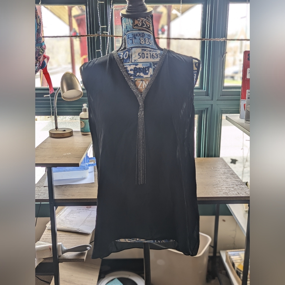 Beautiful Elie Tahari shirt NWT!